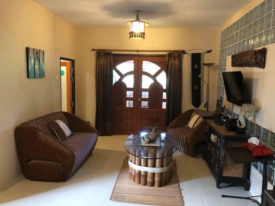 Upper floor living room